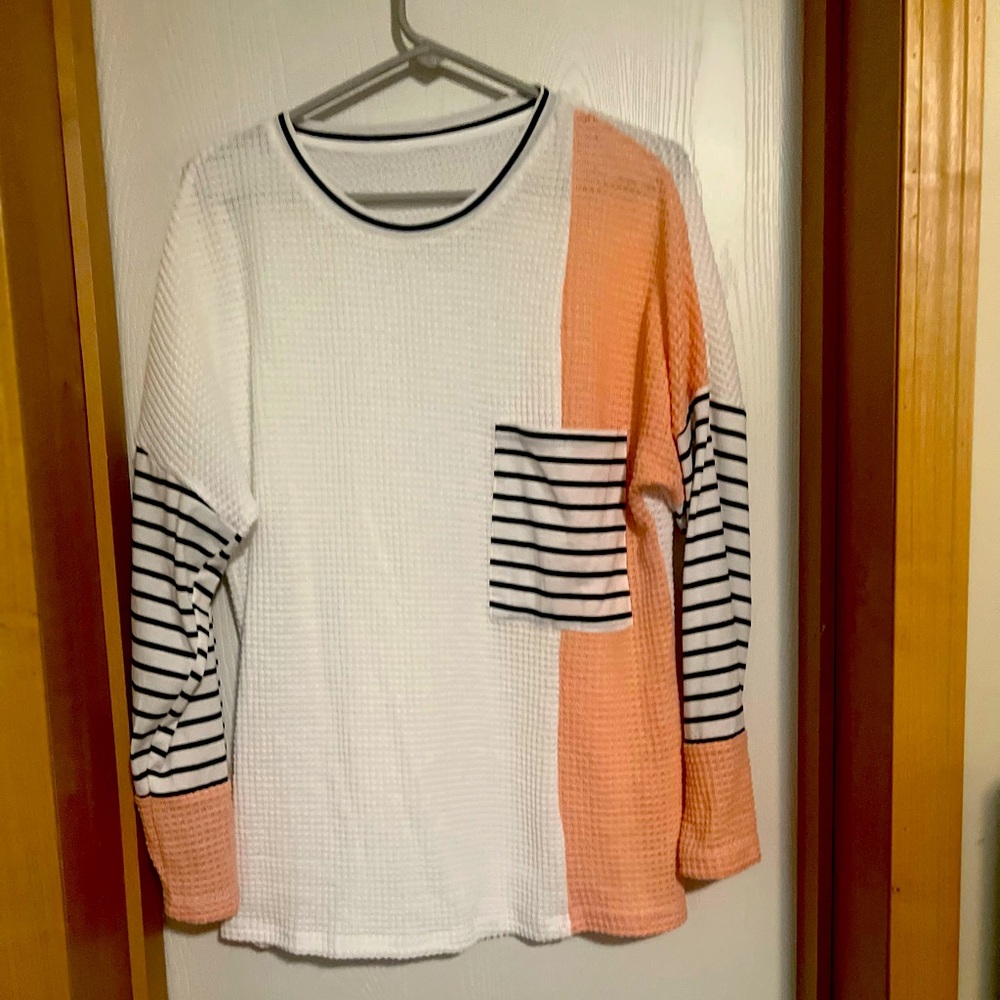 White/peach top